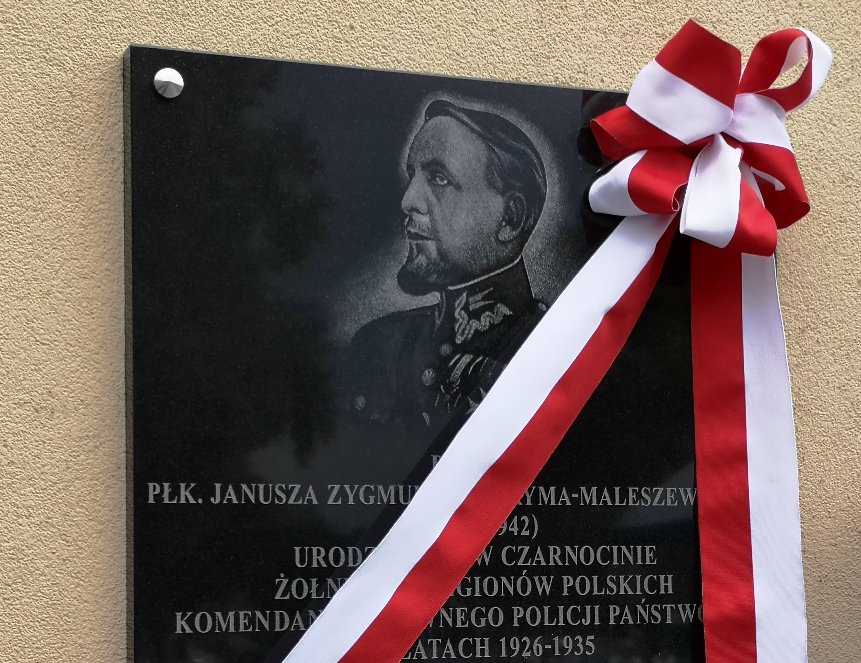 Photo of W Czarnocinie odsłonięto tablicę Janusza Jagryma-Maleszewskiego [AKTUALIZACJA]