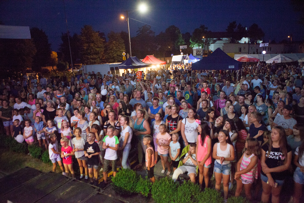 Photo of Tłumy na koncercie grupy D-Bomb w Ręcznie