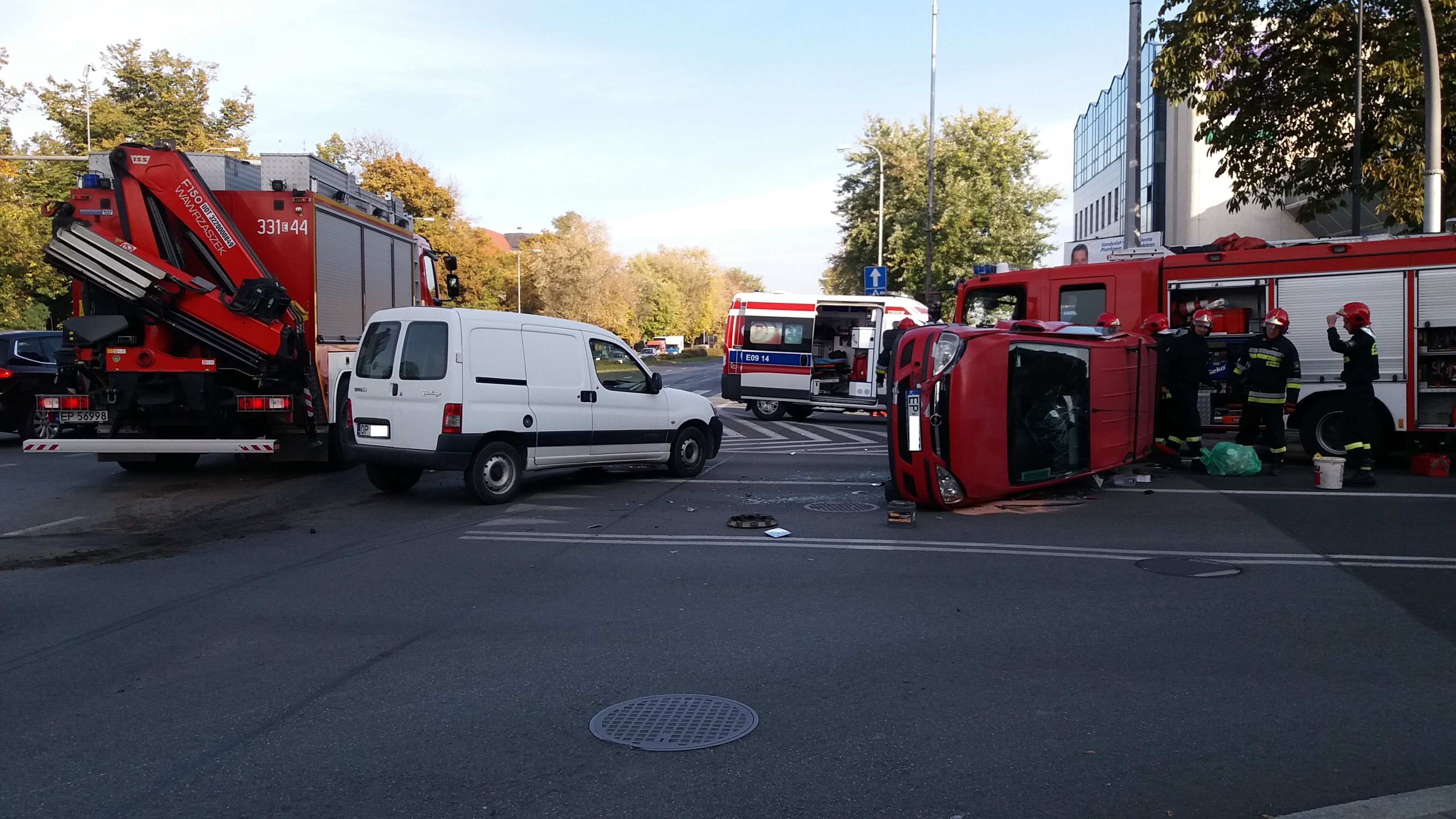 Photo of Wypadek na 3 Maja i Kopernika. Poszkodowane dziecko i kierowca [FOTO, VIDEO]