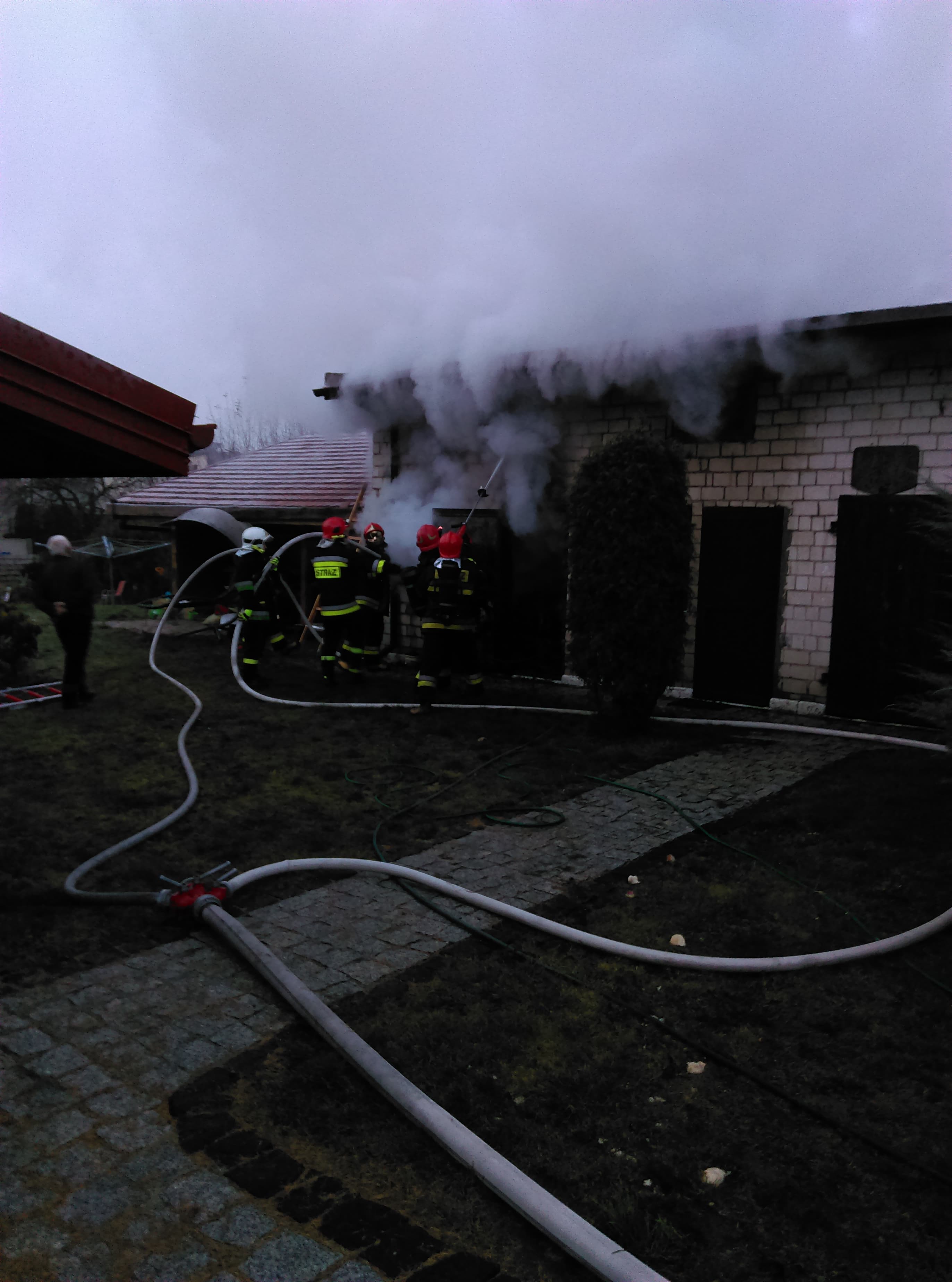 Photo of Pożar budynku gospodarczego – AKTUALIZACJA