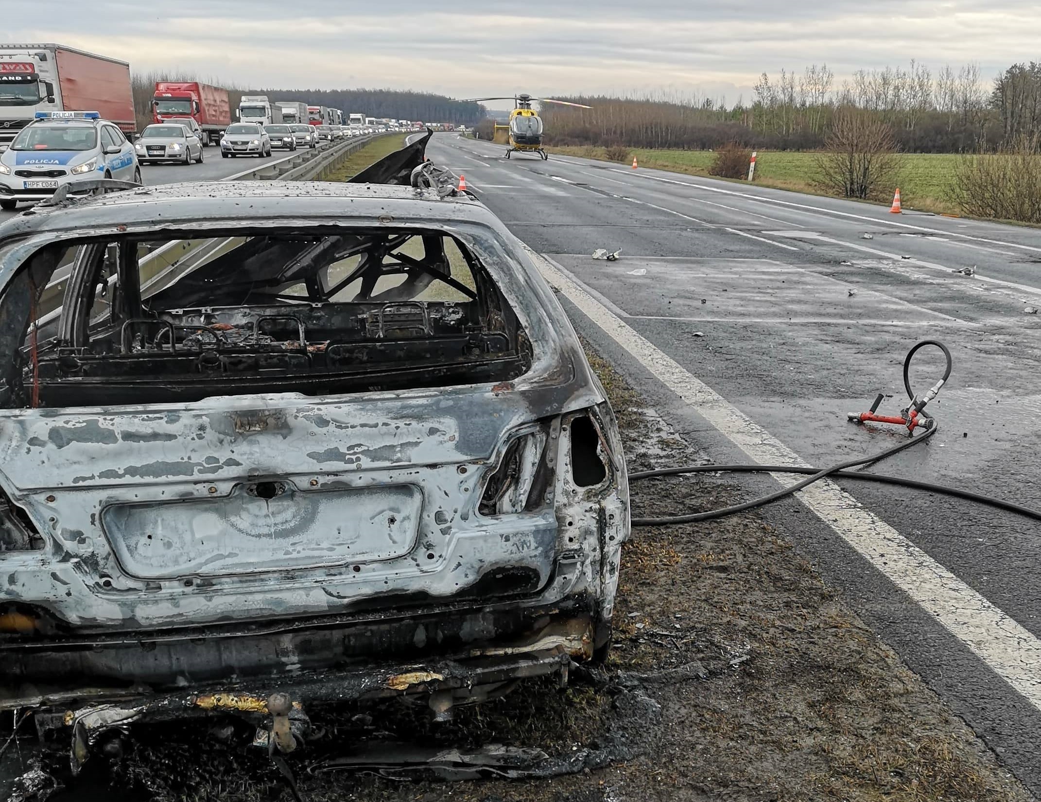 Photo of Pożar samochodu na DK1. Jedna osoba ranna