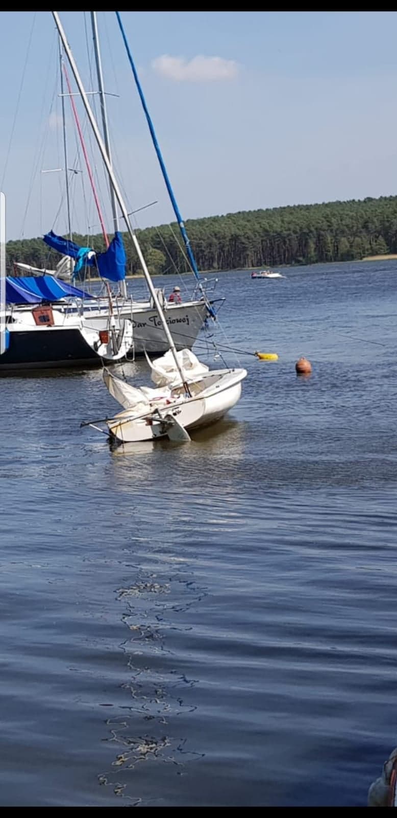 Photo of Na Zalewie Sulejowskim przewróciła się łódź