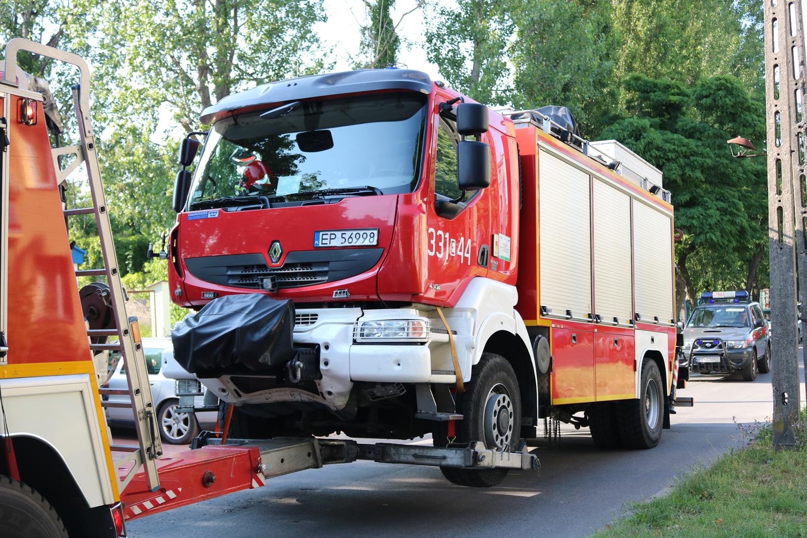 Photo of Do bazy powrócił rozbity wóz strażacki – foto, video