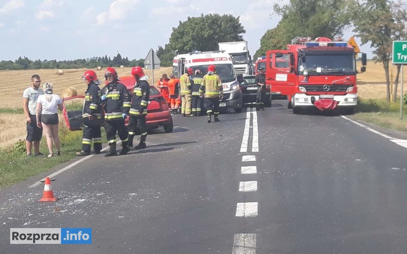 Photo of DK91 zablokowana. Rozbite dwa auta, trzy osoby trafiły do szpitala