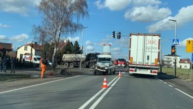 Photo of Karlin: zderzenie osobówki z samochodem ciężarowym