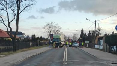 Photo of Wypadek na Łódzkiej. Kierowca osobówki prawdopodobnie zasnął za kierownicą