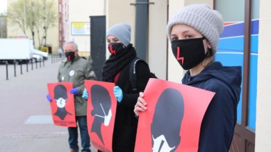 Photo of ”Odrzuć projekt Godek. Nie składamy parasolek”. Ogólnopolski Strajk Kobiet protestuje także w Piotrkowie