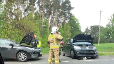 Photo of Dwie osoby poszkodowane w zderzeniu dwóch osobówek