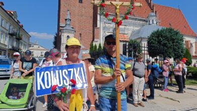 Photo of Pielgrzymi z Koluszek zatrzymali się w piotrkowskiej Farze – ZDJĘCIA, FILM