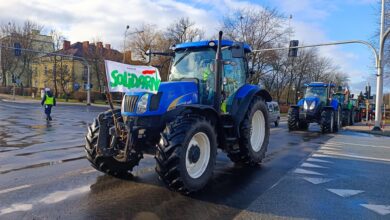 Photo of Protestowali rolnicy. Ponad 120 traktorów na ulicach Piotrkowa – ZDJĘCIA, FILM