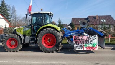Photo of Rolnicy protestują. „Bez nas będziecie nadzy, głodni i trzeźwi”- ZDJĘCIA, FILMY
