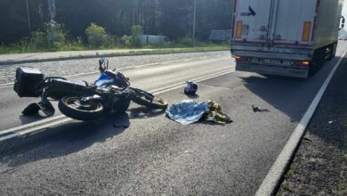 Photo of W Przygłowie motocyklista zderzył się z ciężarówką