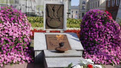 Photo of Czy pomnik „Grobu nieznanego żołnierza” powinien być przeniesiony?