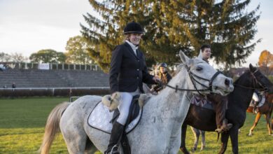 Photo of Maria Musiał zdobyła lisią kitę podczas Hubertusa jeździeckiego w Stadzie Ogierów w Bogusławicach – ZDJĘCIA