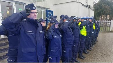 Photo of Mundurowi z Piotrkowa oddali hołd zmarłemu policjantowi