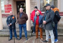 Photo of Część kupców z Dmowskiego protestuje przeciwko opłatom targowym. Czy słusznie?