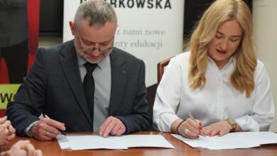 Photo of Akademia Piotrkowska podpisała porozumienie z IV LO. Uczniowie będą mieć zajęcia w Akademii 